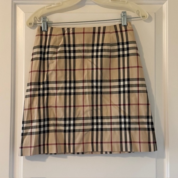 Burberry Vintage Nova Check Mini Skirt Size 4 - Picture 1 of 9